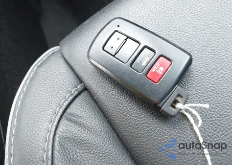 2017 Toyota Corolla Xle z USA, uszkodzony, nr VIN 5YFBURHE1HP656792